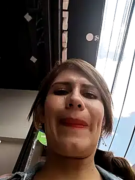 Snapshot of Alysson-- chatting on 01-21-25, 03:21 Alysson-- online show from 01-21-25, 03:21