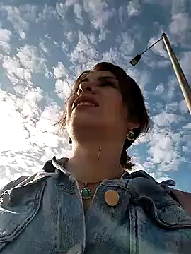 Snapshot of Alysson-- chatting on 01-23-25, 12:52 Alysson-- online show from 01-23-25, 12:52