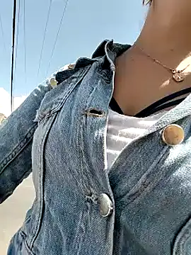 Snapshot of Alysson-- chatting on 01-30-25, 05:28 Alysson-- online show from 01-30-25, 05:28