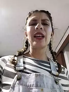 Snapshot of Alysson-- chatting on 02-05-25, 01:26 Alysson-- online show from 02-05-25, 01:26