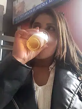 Snapshot of Alysson-- chatting on 03-14-25, 06:29 Alysson-- online show from 03-14-25, 06:29