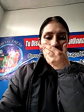 Snapshot of Alysson-- chatting on 09-12-25, 02:17 Alysson-- online show from 09-12-25, 02:17