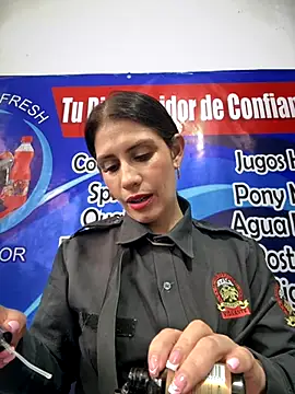 Snapshot of Alysson-- chatting on 10-07-25, 03:20 Alysson-- online show from 10-07-25, 03:20