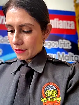 Snapshot of Alysson-- chatting on 10-20-25, 03:01 Alysson-- online show from 10-20-25, 03:01