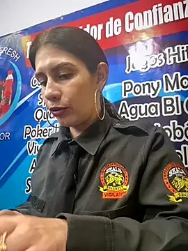 Snapshot of Alysson-- chatting on 11-01-25, 02:41 Alysson-- online show from 11-01-25, 02:41