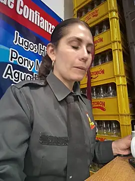 Snapshot of Alysson-- chatting on 11-15-25, 03:19 Alysson-- online show from 11-15-25, 03:19