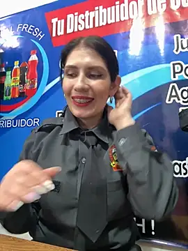 Snapshot of Alysson-- chatting on 12-01-25, 06:13 Alysson-- online show from 12-01-25, 06:13