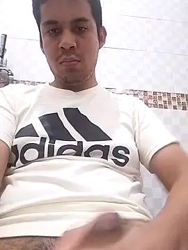 Snapshot of Edxxxdo30 chatting on 03-16-25, 02:32 Edxxxdo30 online show from 03-16-25, 02:32