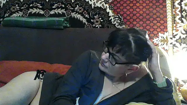 Snapshot of AlanaLaDream chatting on 11-12-25, 04:18 AlanaLaDream online show from 11-12-25, 04:18