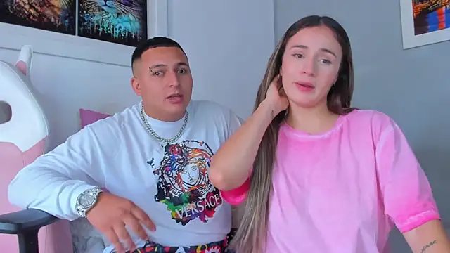 Snapshot of naughtyloverss chatting on 12-30-24, 01:47 naughtyloverss online show from 12-30-24, 01:47