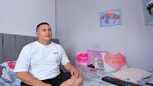 Snapshot of naughtyloverss chatting on 11-03-25, 04:30 naughtyloverss online show from 11-03-25, 04:30