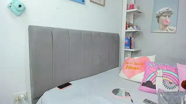 Snapshot of naughtyloverss chatting on 06-16-26, 03:47 naughtyloverss online show from 06-16-26, 03:47