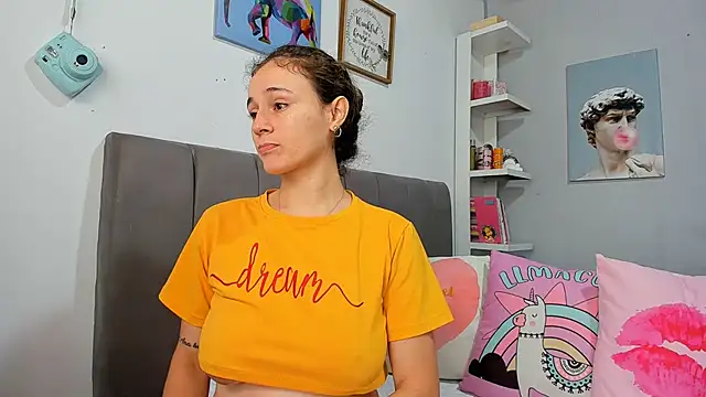 Snapshot of naughtyloverss chatting on 06-18-26, 03:27 naughtyloverss online show from 06-18-26, 03:27