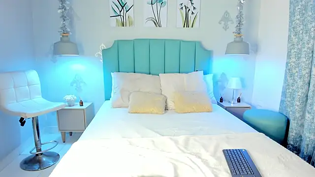 Snapshot of Khenta_Michells chatting on 03-18-25, 11:08 Khenta Michells online show from 03-18-25, 11:08