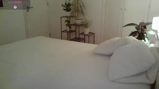 Snapshot of yournextdoorhottie chatting on 05-04-26, 11:12 yournextdoorhottie online show from 05-04-26, 11:12