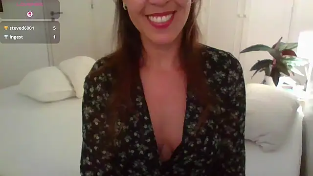 Snapshot of yournextdoorhottie chatting on 05-10-26, 12:38 yournextdoorhottie online show from 05-10-26, 12:38