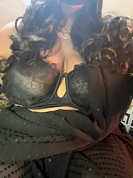 Snapshot of SnehaRai chatting on 02-10-25, 03:53 SnehaRai online show from 02-10-25, 03:53