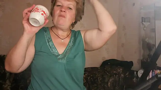 Snapshot of Ettie_Tonia chatting on 10-10-25, 11:09 Ettie Tonia online show from 10-10-25, 11:09