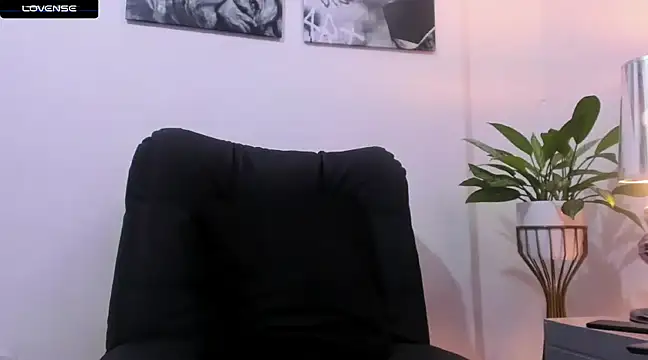 Snapshot of CruzVega chatting on 01-10-25, 07:54 CruzVega online show from 01-10-25, 07:54