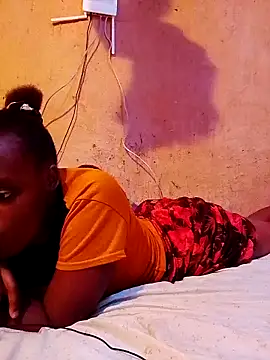 Snapshot of QUEEN-NAIMA chatting on 10-12-25, 06:40 QUEEN-NAIMA online show from 10-12-25, 06:40