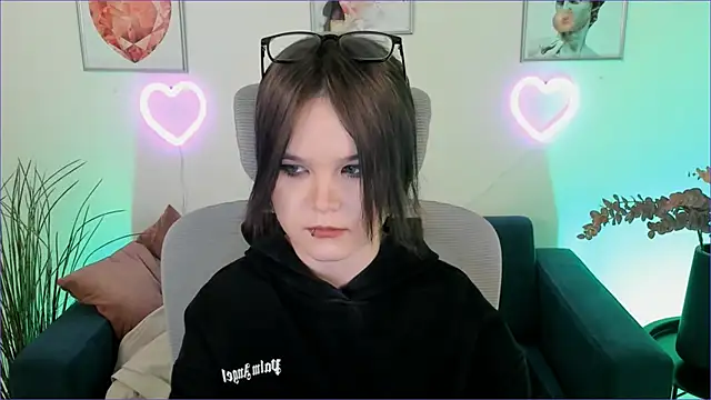 Elainebeness online show from 12-07-24, 04:36