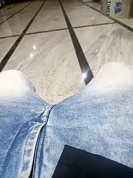 Snapshot of 1010SumiT chatting on 03-21-25, 04:51 1010SumiT online show from 03-21-25, 04:51