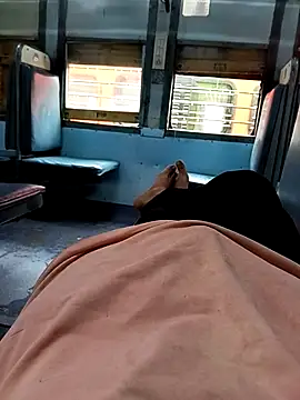 Snapshot of 1010SumiT chatting on 10-24-25, 07:49 1010SumiT online show from 10-24-25, 07:49