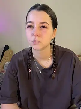 Snapshot of PoppyRobinson chatting on 01-17-25, 11:17 PoppyRobinson online show from 01-17-25, 11:17