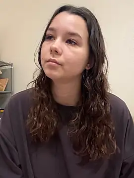 Snapshot of PoppyRobinson chatting on 01-19-25, 06:10 PoppyRobinson online show from 01-19-25, 06:10