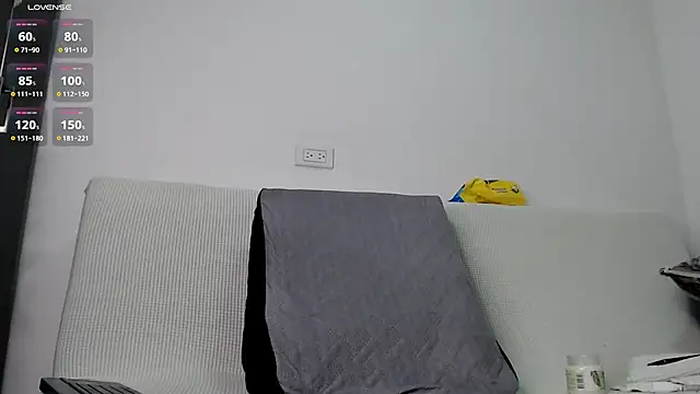 Snapshot of gigilovedback chatting on 09-23-25, 12:02 gigilovedback online show from 09-23-25, 12:02