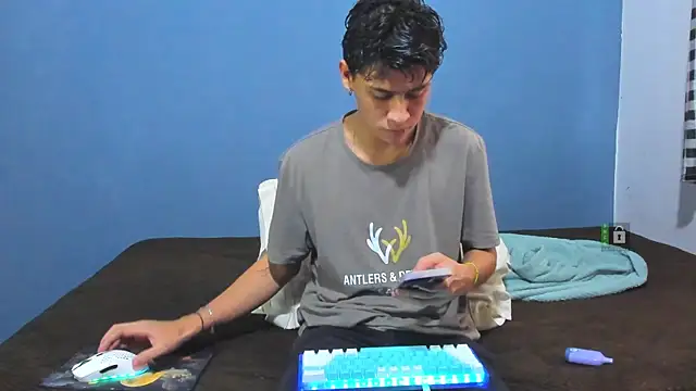 Snapshot of Kanterfun chatting on 12-04-24, 01:20 Kanterfun online show from 12-04-24, 01:20