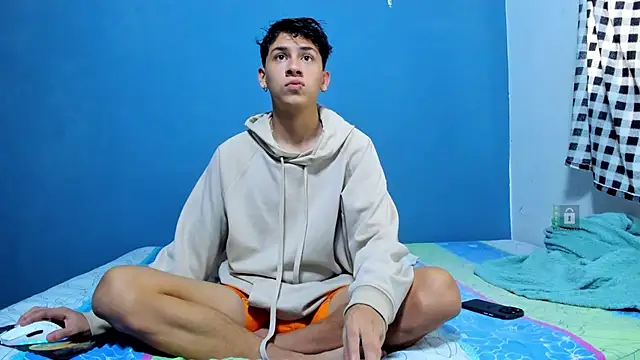 Snapshot of Kanterfun chatting on 12-30-24, 12:52 Kanterfun online show from 12-30-24, 12:52