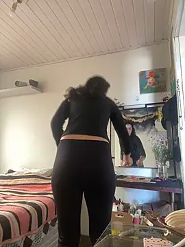 Snapshot of magalunabb chatting on 09-24-25, 03:04 magalunabb online show from 09-24-25, 03:04