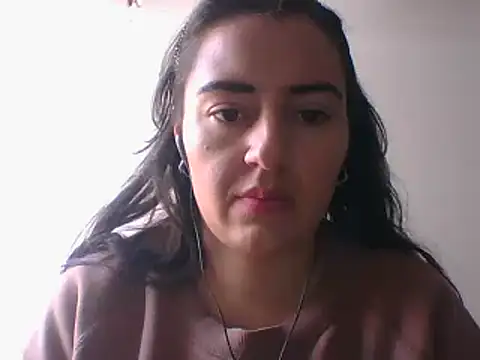  karlie kloss  online show from 01-14-25, 05:12