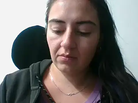  karlie kloss  online show from 01-23-25, 02:33