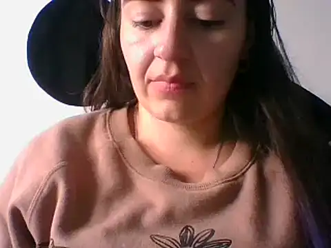  karlie kloss  online show from 01-23-25, 09:18