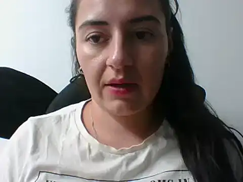  karlie kloss  online show from 02-04-25, 12:08