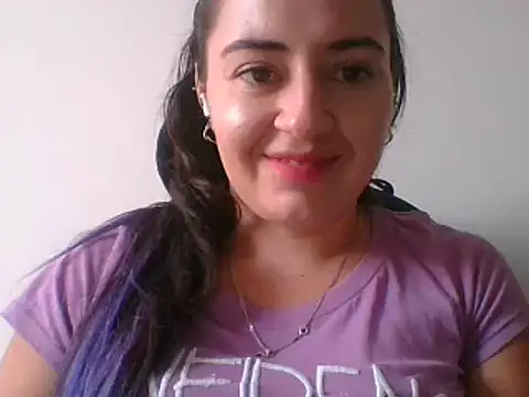  karlie kloss  online show from 02-07-25, 09:37