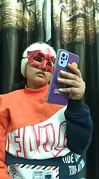 Snapshot of bigtitsqueen chatting on 12-13-24, 04:05 bigtitsqueen online show from 12-13-24, 04:05