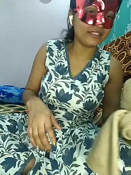 Snapshot of bigtitsqueen chatting on 01-29-25, 03:33 bigtitsqueen online show from 01-29-25, 03:33