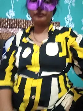 Snapshot of bigtitsqueen chatting on 10-11-25, 04:38 bigtitsqueen online show from 10-11-25, 04:38