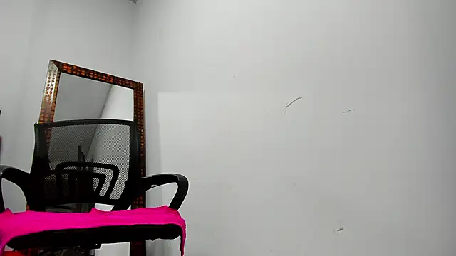 Snapshot of Karljensen33 chatting on 12-29-24, 03:11 Karljensen33 online show from 12-29-24, 03:11