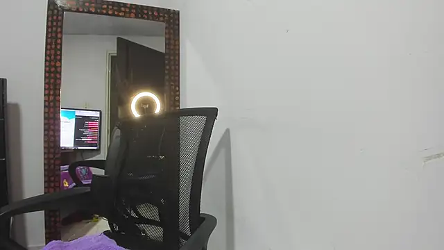 Snapshot of Karljensen33 chatting on 01-19-25, 02:04 Karljensen33 online show from 01-19-25, 02:04