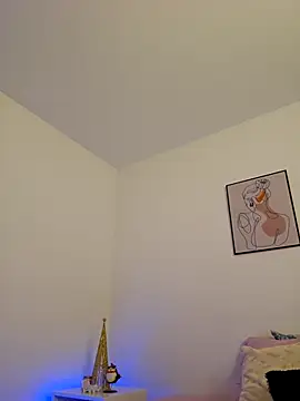 VictoriaEvaans  online show from 12-15-25, 09:41