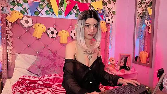 Snapshot of lauren_evans96 chatting on 07-03-26, 04:08 lauren evans96 online show from 07-03-26, 04:08