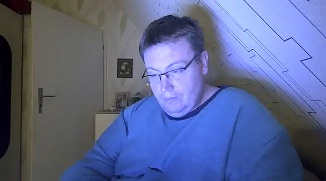 Snapshot of der_alex38 chatting on 02-09-25, 07:30 der alex38 online show from 02-09-25, 07:30