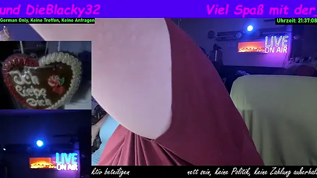 Snapshot of der_alex38 chatting on 09-19-25, 07:36 der alex38 online show from 09-19-25, 07:36