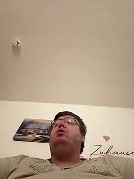 Snapshot of der_alex38 chatting on 02-24-26, 07:45 der alex38 online show from 02-24-26, 07:45