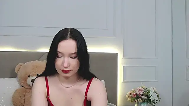 Snapshot of LeilaLow chatting on 01-04-25, 12:16 LeilaLow online show from 01-04-25, 12:16