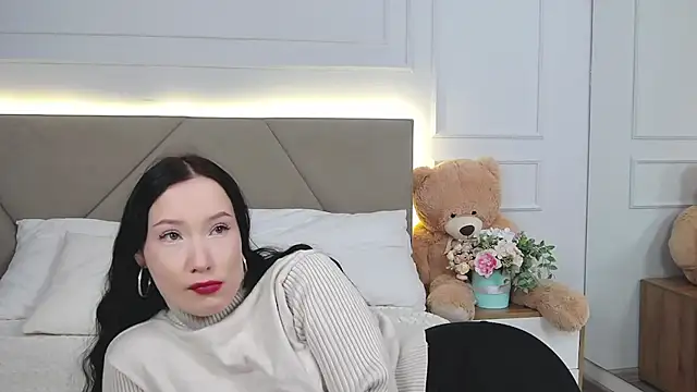 Snapshot of LeilaLow chatting on 03-09-25, 11:58 LeilaLow online show from 03-09-25, 11:58